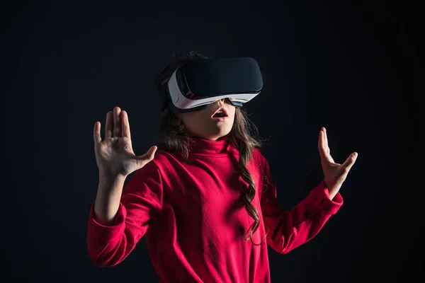 Überraschtes Kind im vr-Headset — Stockfoto