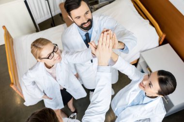 bir grup profesyonel doktor. 