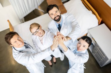bir grup profesyonel doktor. 