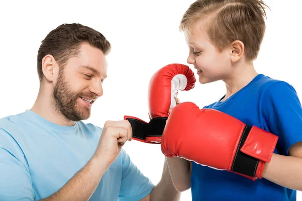 Padre e hijo con guantes boxeadores —  Fotos de Stock