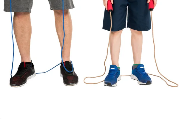 Father and son with skipping ropes — Stock Photo, Image