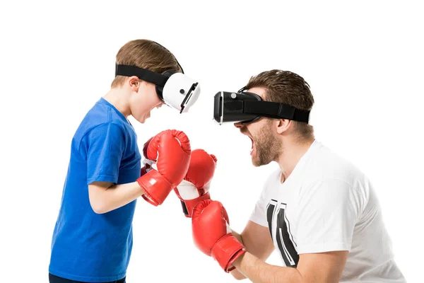 Pai e filho em fones de ouvido realidade virtual — Fotografia de Stock