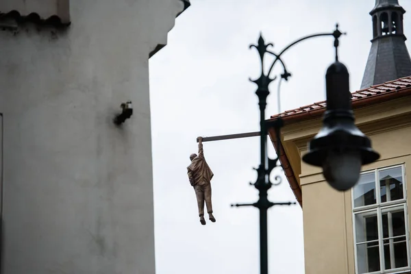 Appendere sulla facciata della casa — Foto Stock