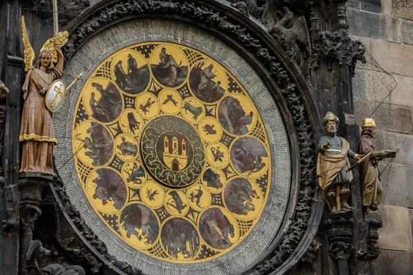 Praga Orloj relógio astronômico na torre da prefeitura — Fotografia de Stock