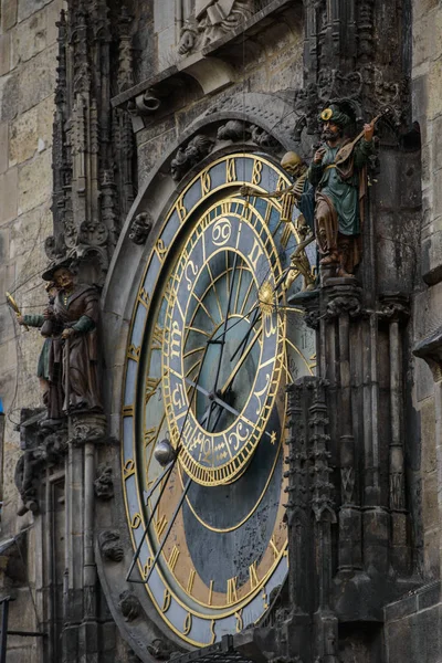 Praga Orloj relógio astronômico na torre da prefeitura — Fotografia de Stock