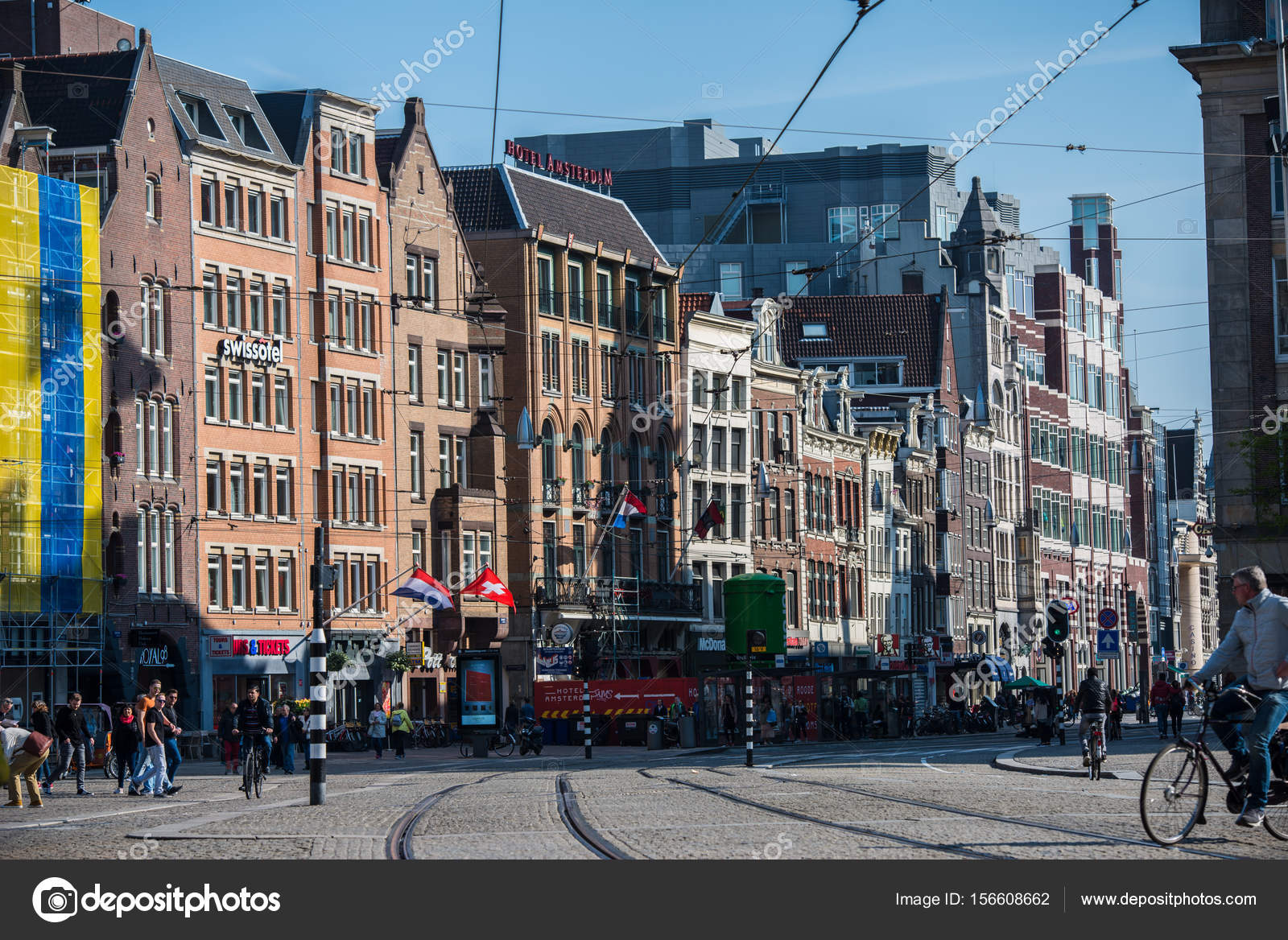 AMSTERDAM, THE NETHERLANDS - may 13, 2017: City tram in Amsterdam in a beautiful summer day– Stock Editorial Photography