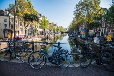 Birçok motosiklet Hollanda