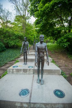 Prague, Çek Cumhuriyeti - 11 Mayıs, 2017: Prag komünizm kurbanları Anıtı. 1948-1989 döneminde komünist rejim kurbanları anısına Prag'da heykeller bir dizi.