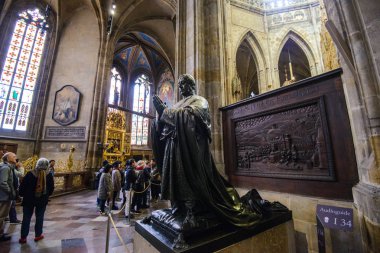 Prague, Çek Cumhuriyeti - 12 Mayıs, 2017: St Vitus Katedrali Prag, Çek Cumhuriyeti için güzel iç