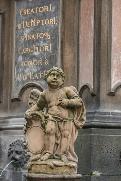Detail Column(Plague Column) svaté Trojice na Malostranském náměstí. — Stock fotografie