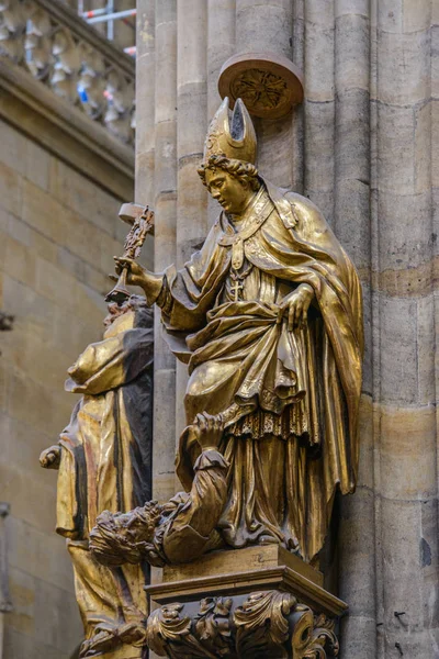 Prag, Tjeckien - 12 maj, 2017: vackra interiören i den St Vitus Cathedral i Prag, Tjeckien — Stockfoto
