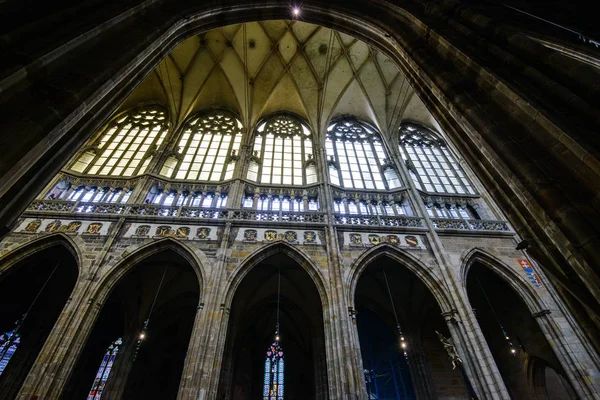 PRAGUE, CZECH REPUBLIC - 12 may, 2017: The beautiful interior of the St Vitus Cathedral in Prague, Czech Republic — Stock Photo, Image