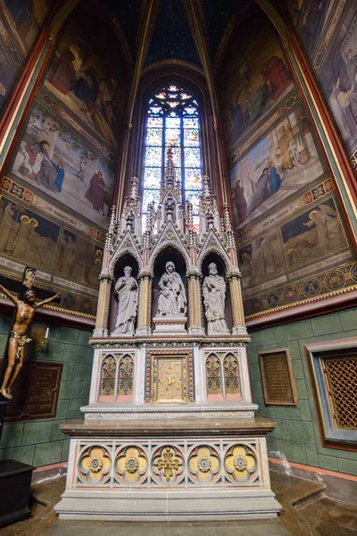 Prague, Cseh Köztársaság - 12 lehet, 2017: A csodálatos belső a Szent Vitus-székesegyház-Prága, Cseh Köztársaság — Stock Fotó