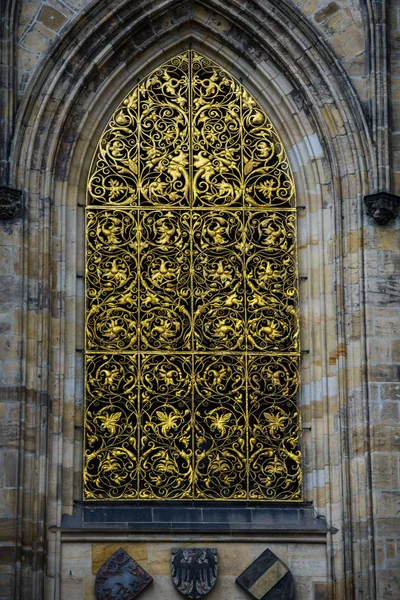 Close up to window: St. Vitus Cathedral in Prague Czech Republic — Stock Photo, Image