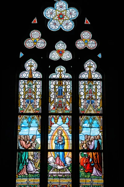 PRAGUE, CZECH REPUBLIC - MAY 11, 2017: Stained Glass in the Basilica of Vysehrad in Prague, Czech Republic — Stock Photo, Image