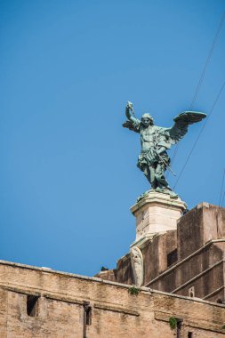 saint Michael heykelin üstüne castel sant Roma angelo. İtalya.