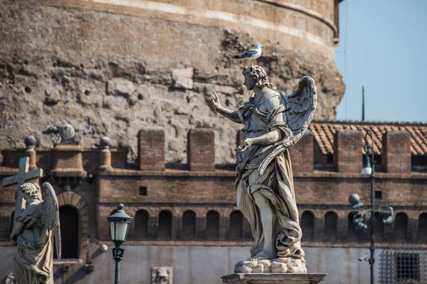 İtalya, Roma 'daki Castel Sant Angelo' dan melek heykeli..