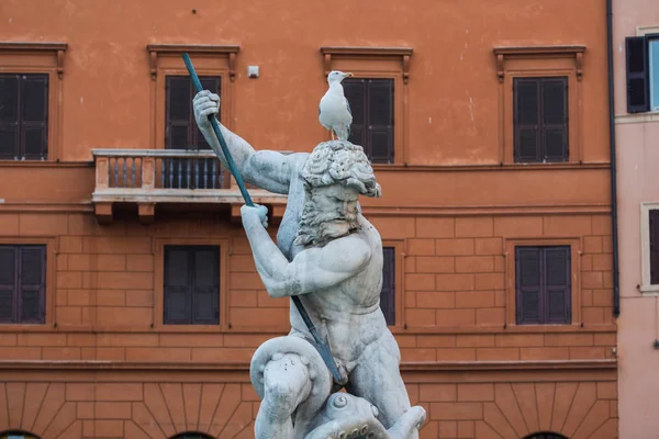 Kotvit kašna na náměstí Navona v létě v Římě, Itálie — Stock fotografie