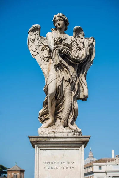 Estátua de Anjo de Castel Sant Angelo em Roma, Itália . Imagens Royalty-Free