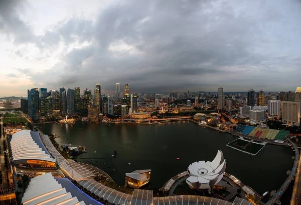 Szingapúr Városára Vízpartra Néző Singapore Flyer Éjszakára — Stock Fotó