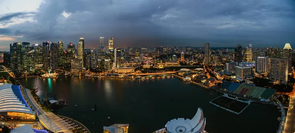 Szingapúr Városára Vízpartra Néző Singapore Flyer Éjszakára — Stock Fotó