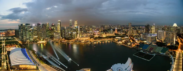 Сінгапур Сіті Горизонт Marina Bay View Singapore Flyer Вночі — стокове фото