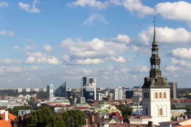 24-27.08.2016 doğal yaz güzel hava manzarası Panoraması Old Town, Tallinn, Estonya