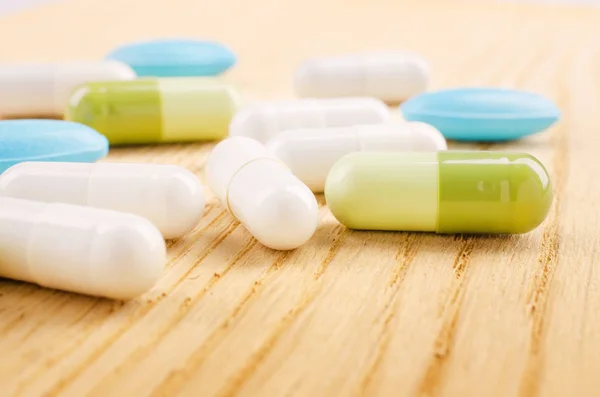 Multicolored Capsules and Pills — Stock Photo, Image