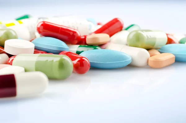 Multicolored Pills and Capsules — Stock Photo, Image