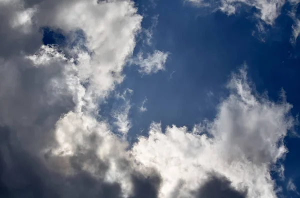Kék ég felhővel — Stock Fotó