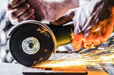 Açı değirmeni kıvılcım