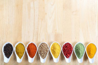 baharatlar ve otlar.