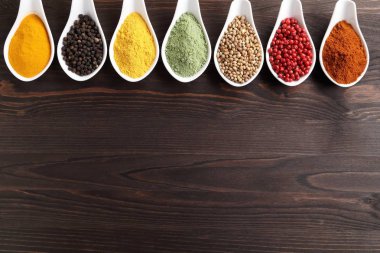 baharatlar ve otlar.