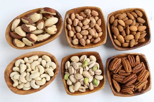 Different kinds of nuts. — Stock Photo, Image