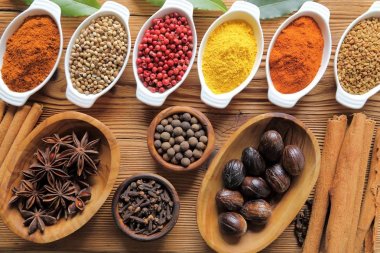 baharatlar ve otlar.