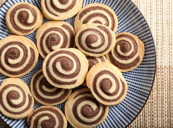 Rotoli di cioccolato fatti in casa . — Foto Stock