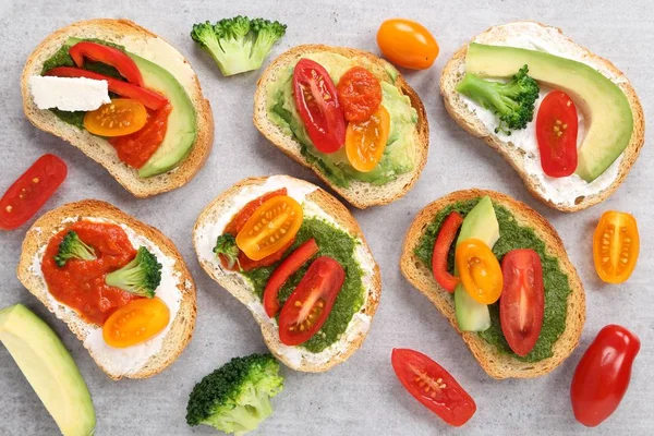 Colorful Vegetarian Sandwiches Gray Ceramic Background Healthy Food — Stock Photo, Image
