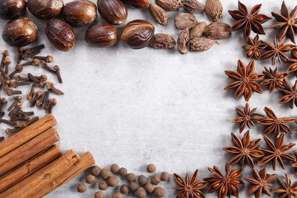 Kahverengi Aromatik baharatlar