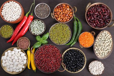 Fasulye, bezelye ve mercimek.