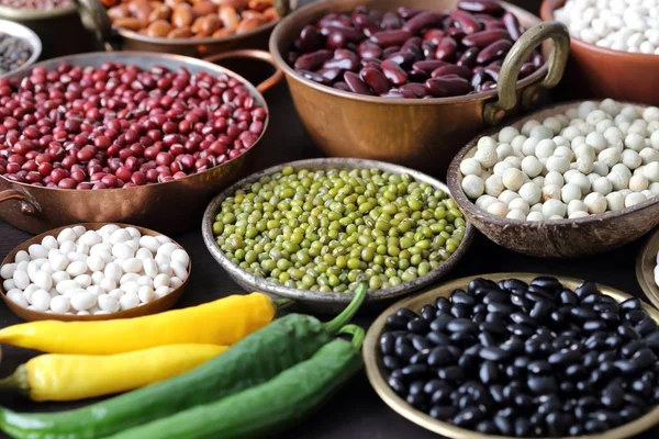 Beans, peas and lentils. — Stock Photo, Image