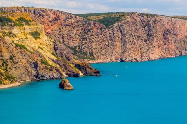 Kırım'da Karadeniz kıyılarının panoramik görüntü