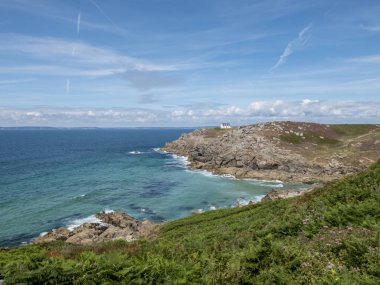 Cliff Celtic Denizi'nde Breton deniz kenarı.