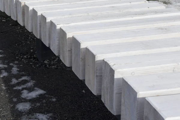 ahşap park bankında