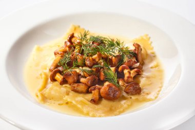 Mantar ile lezzetli mantı