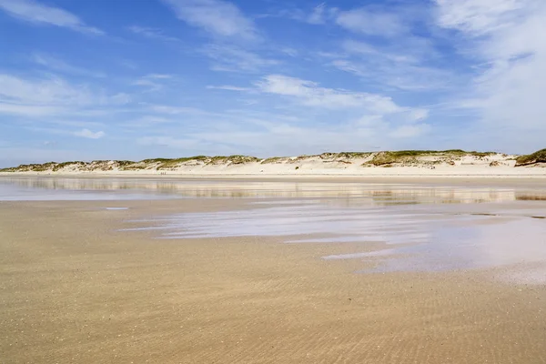 Sunny beach in Brittany — Stock Photo, Image