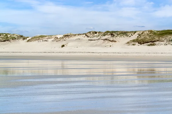 Solig strand i Bretagne — Stockfoto