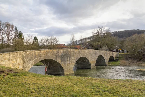 レセプションの Oberregenbach で石の橋 — ストック写真