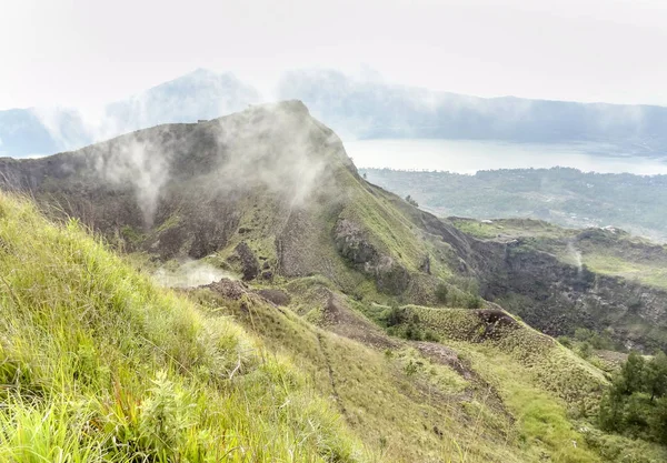 Гора Батура в Індонезії — стокове фото