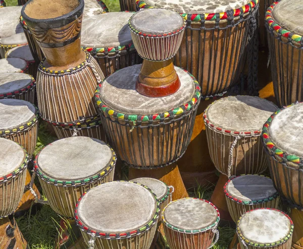 Muchos tambores africanos —  Fotos de Stock