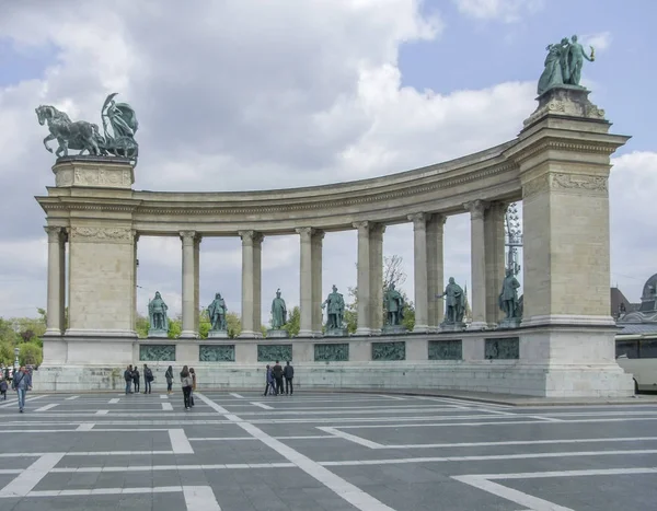 Place des Héros à Budapest — Photo